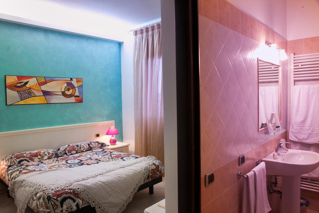 Pensione Degli Ulivi Porto SantʼElpidio Exteriör bild